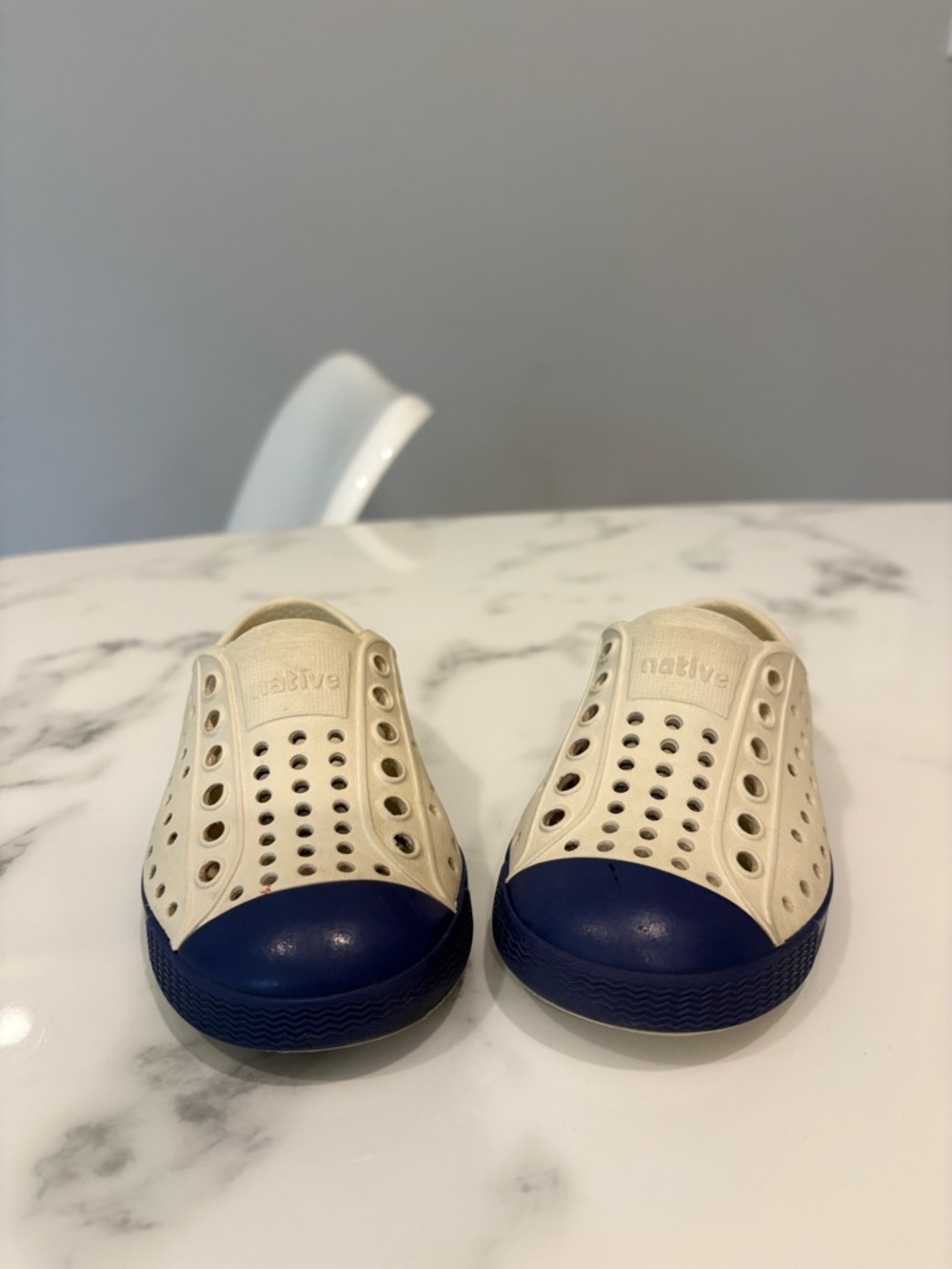 Native Kids Slip-On Water Shoes in Cream and Navy Toe